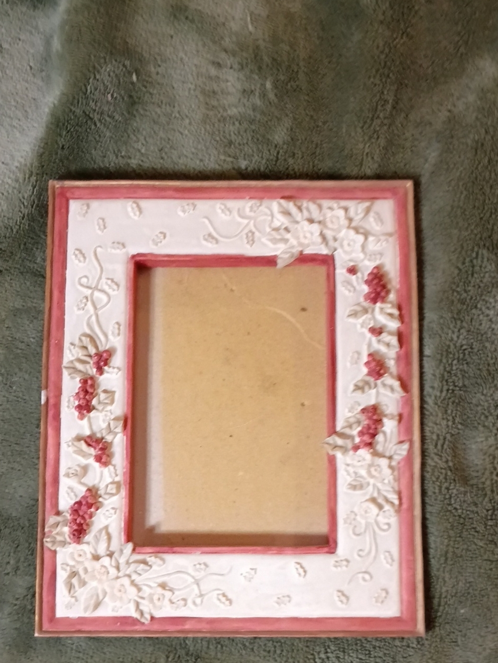 Decorative Floral Photo Frame in White and Pink